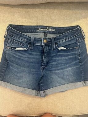 Universal Thread Blue Denim Women’s Shorts